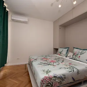Royal Elegance Apartment