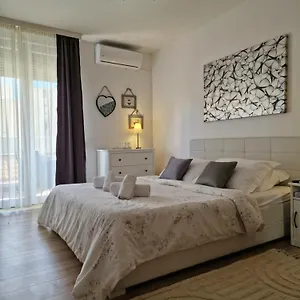 Apartment Luxury Nuneni, Split